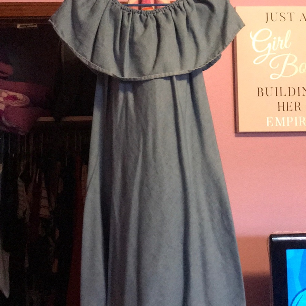 Dress - Picture 2 of 2